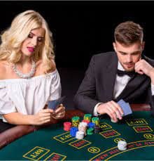 Tampilan permainan slot dan kasino online di layar smartphone